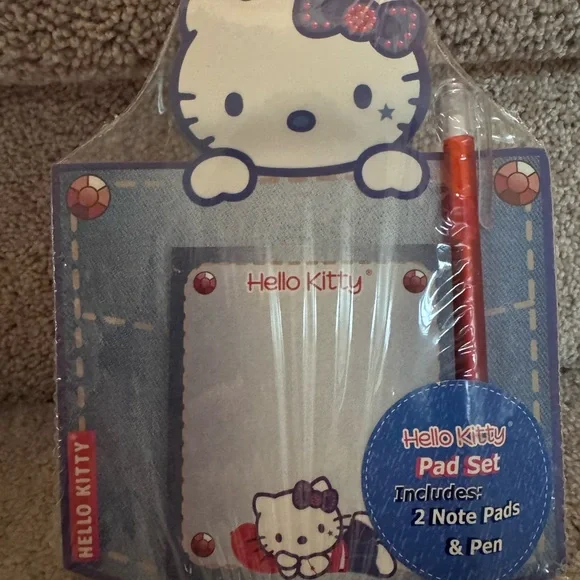 Hello Kitty Pad Set - Picture 2 of 4